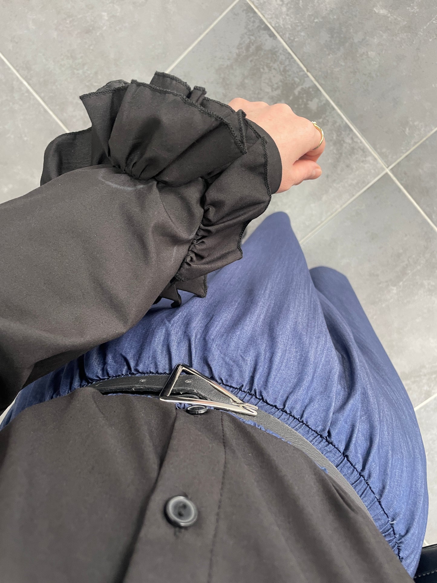 Çilek Kol Tasarım Gömlek-Siyah