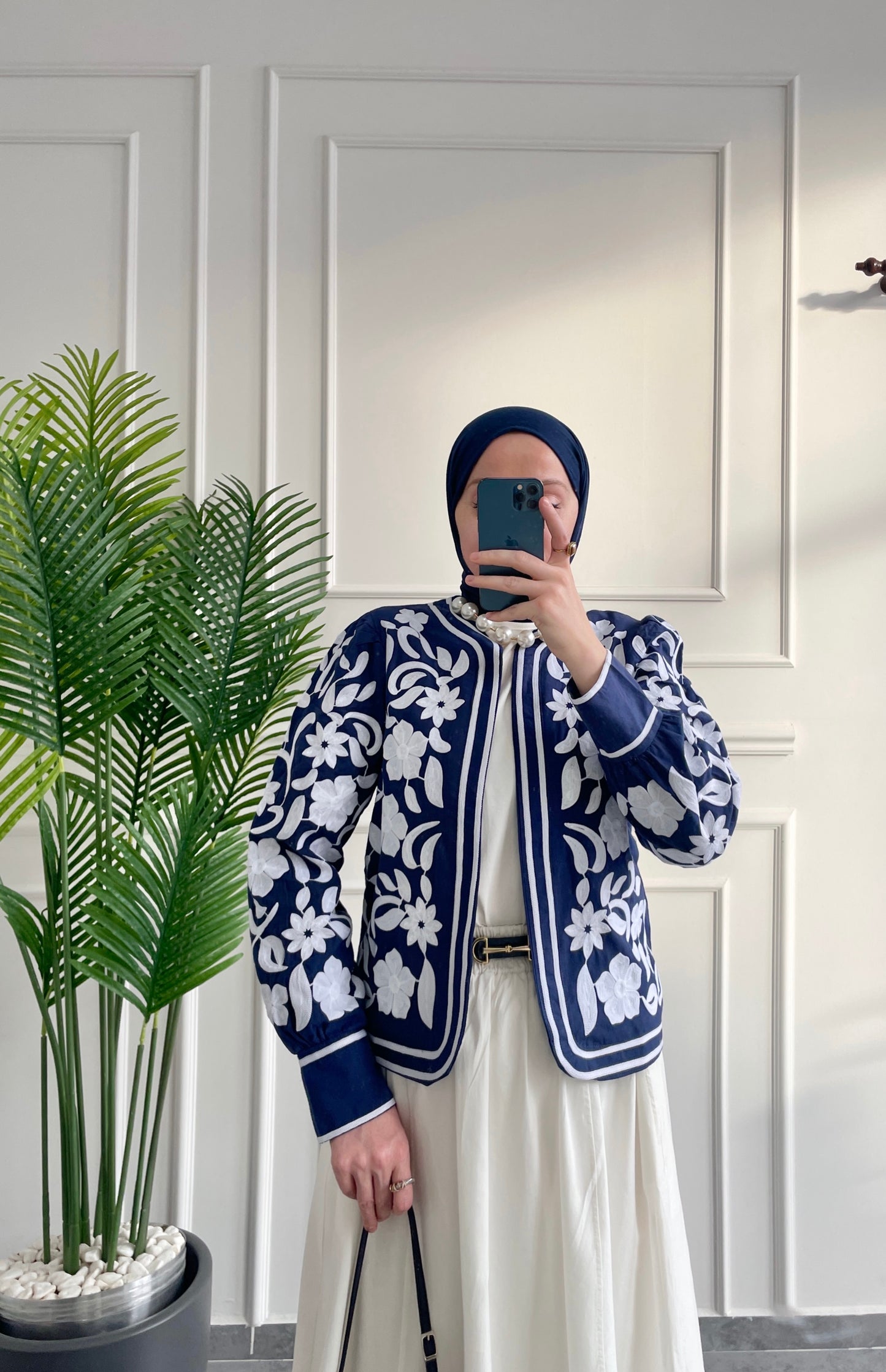 Çiçek Nakışlı Keten Ceket