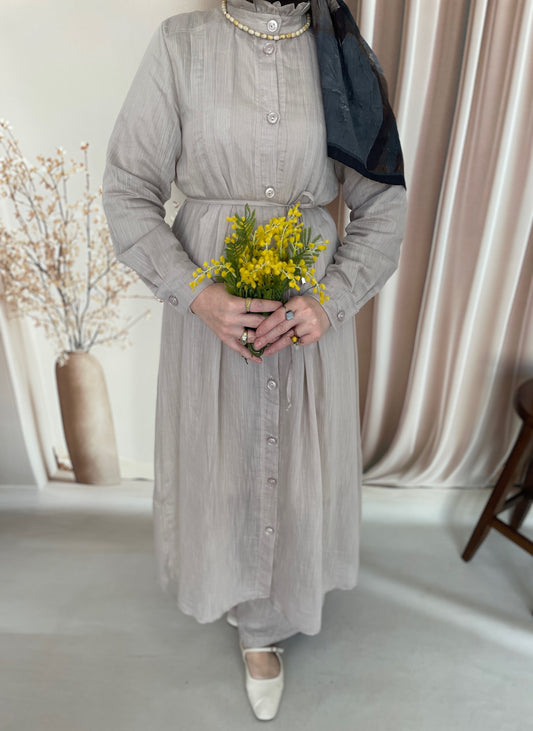 Yakası Fırfır Detaylı Takım Taş