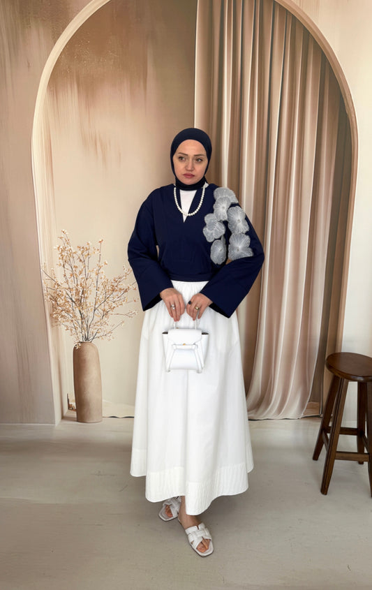 Çiçek Detaylı V Yaka Poplin Bluz Lacivert