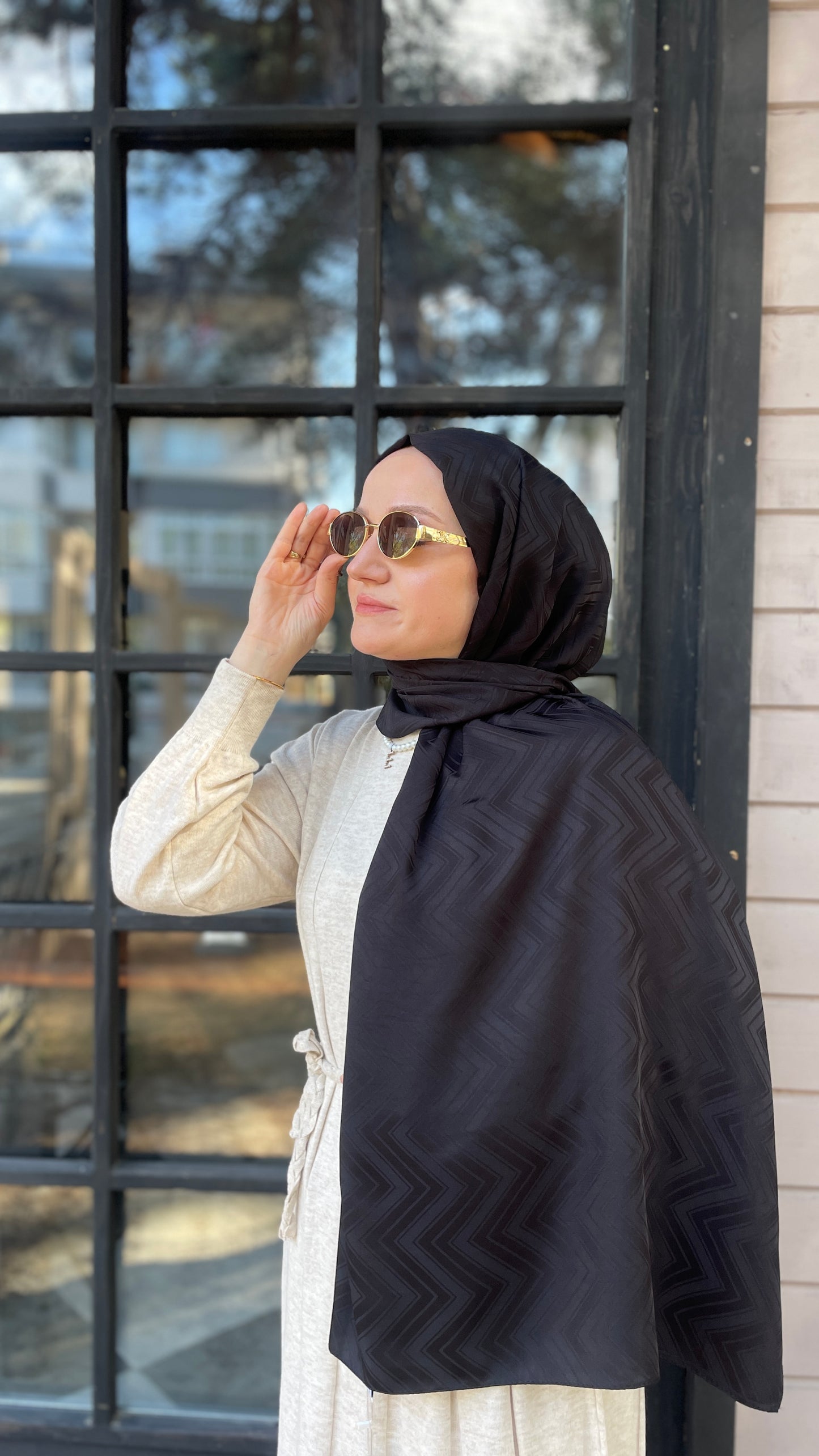 İpeksi Jakar Zikzak Desen Şal Siyah