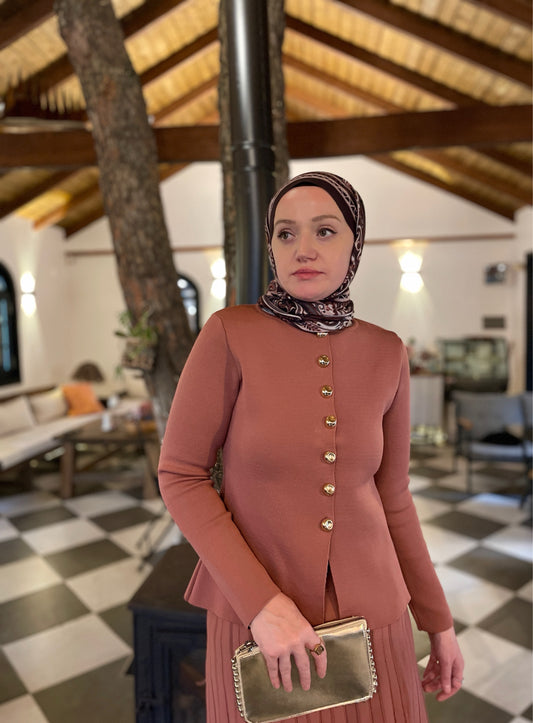 Gold Düğmeli Piliseli Etekli Triko Takım Somon