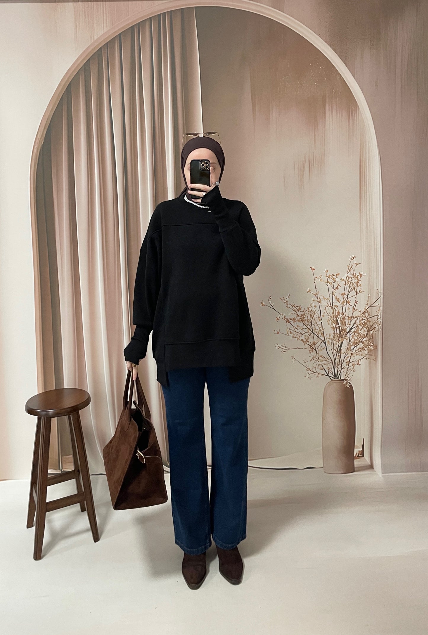 Parmak Geçirme Tasarım Sweatshirt Siyah