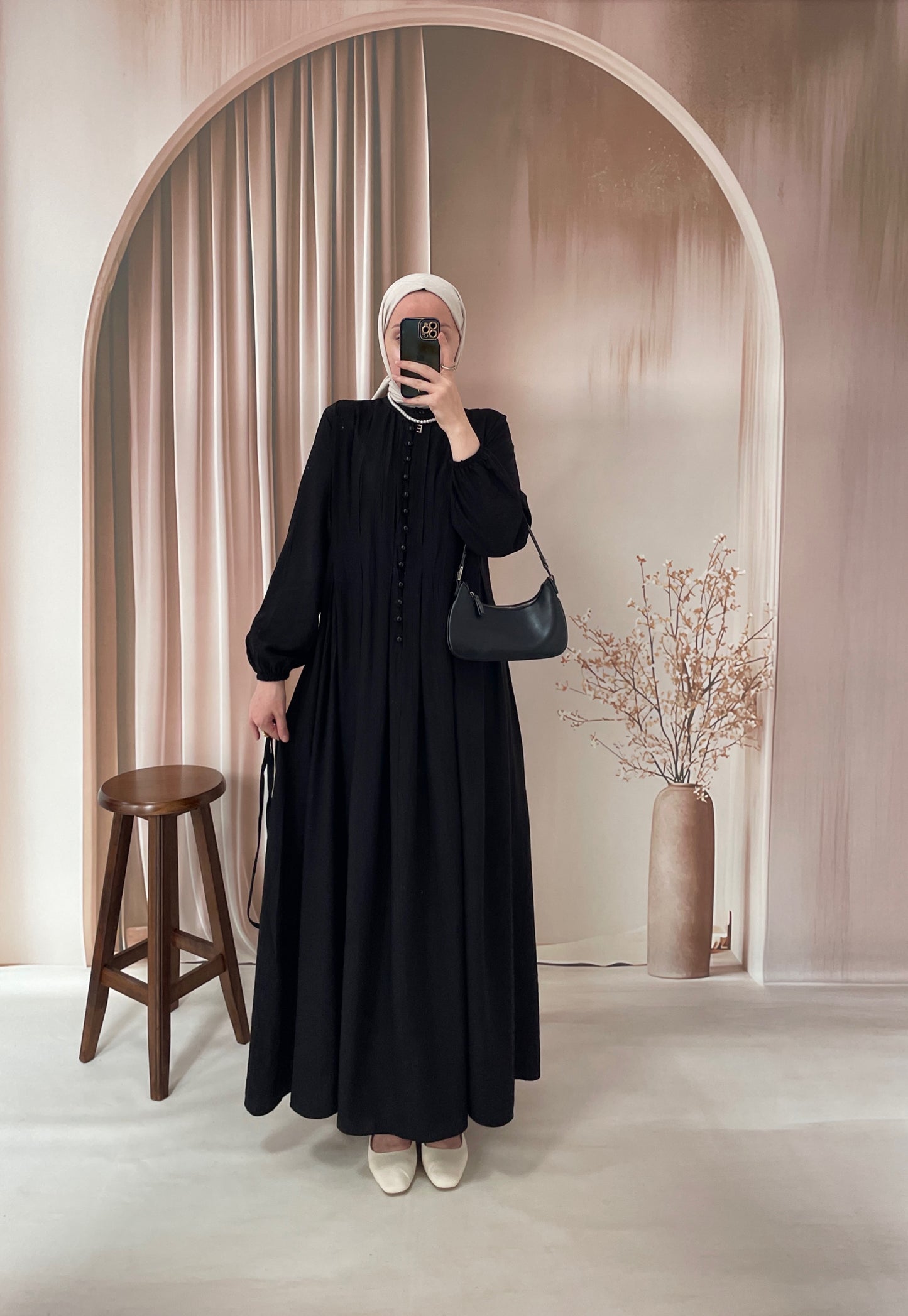 Çilek Kumaş Britli Elbise Siyah