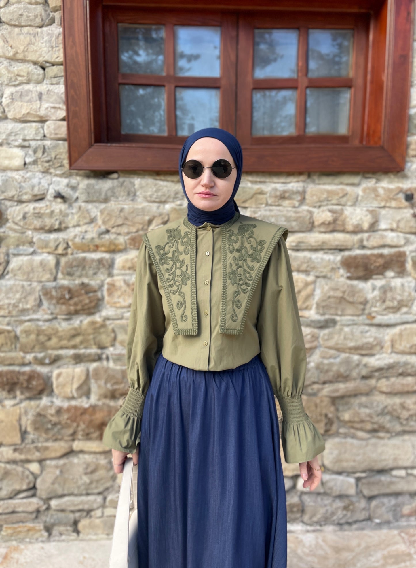 Geniş Yakalı Nakışlı Vintage Gömlek Yeşil