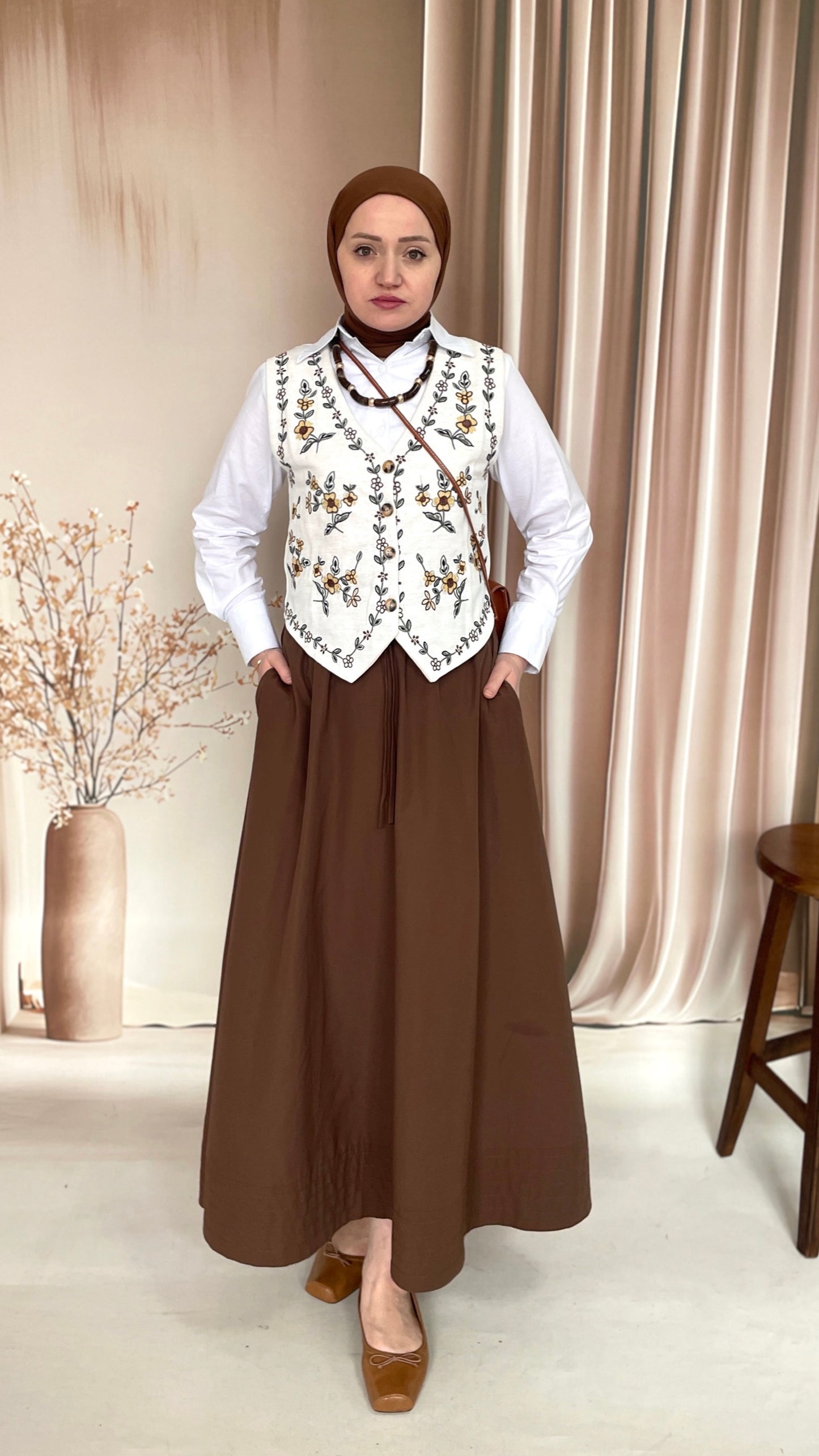 Sarı Papatya Nakışlı Keten Yelek