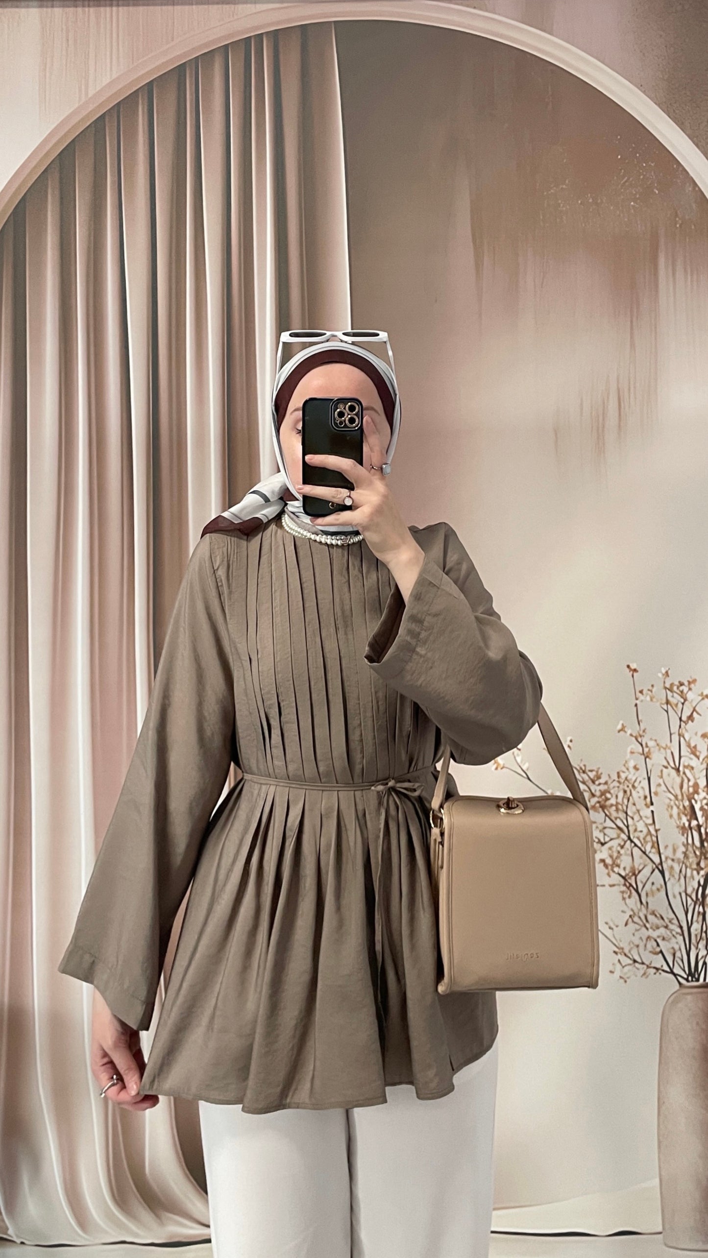 Önü Piliseli Bluz Vizon