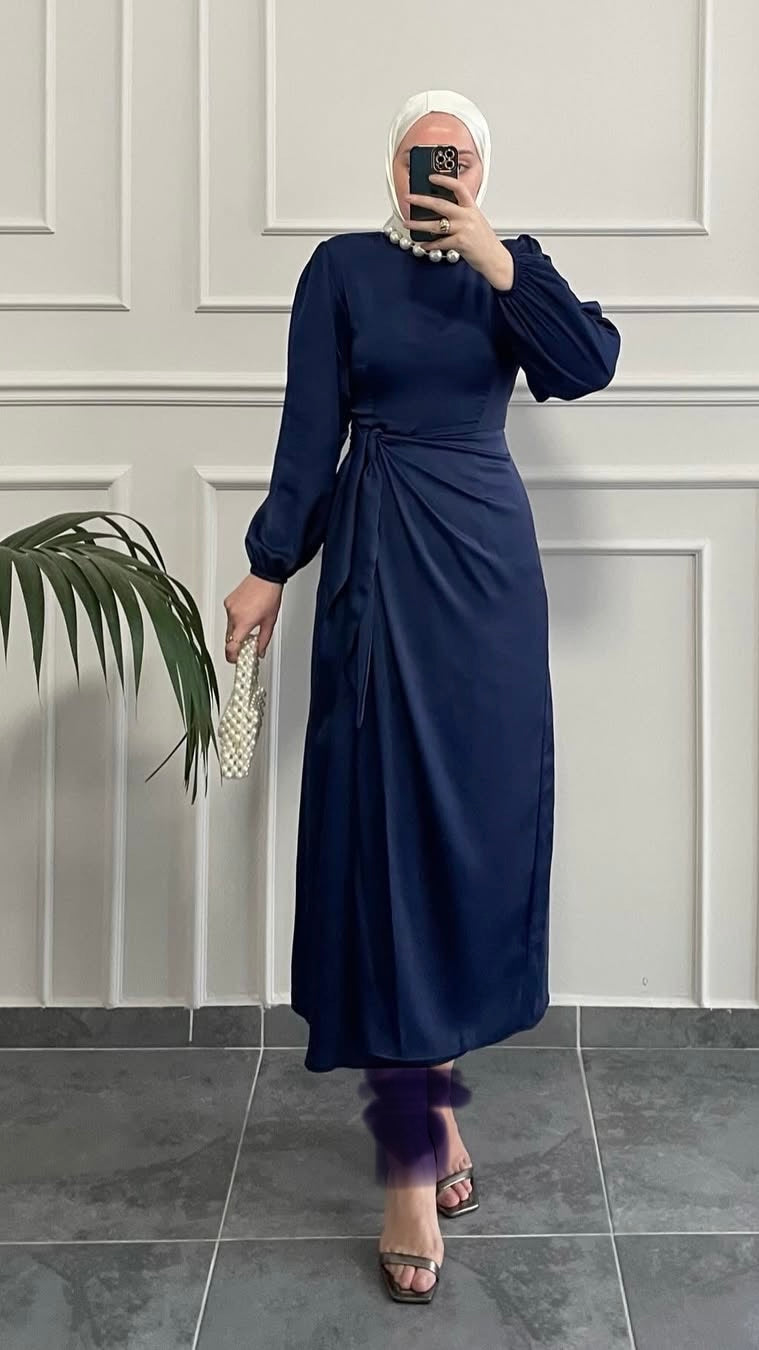 Şura bel bağlamalı saten elbise Lacivert