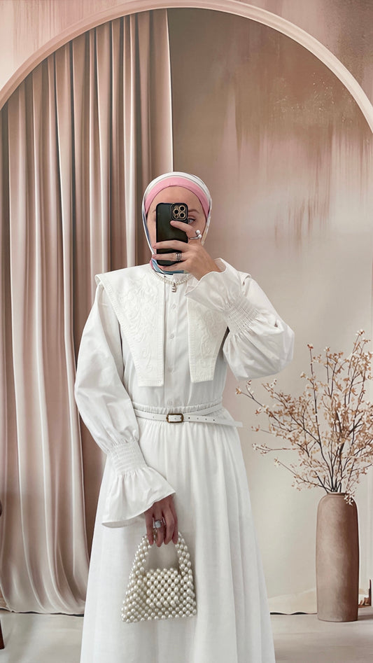 Geniş Yakalı Nakışlı Vintage Gömlek Beyaz