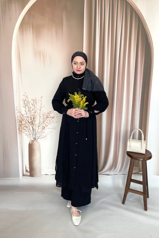 Yakası Fırfır Detaylı Takım Siyah