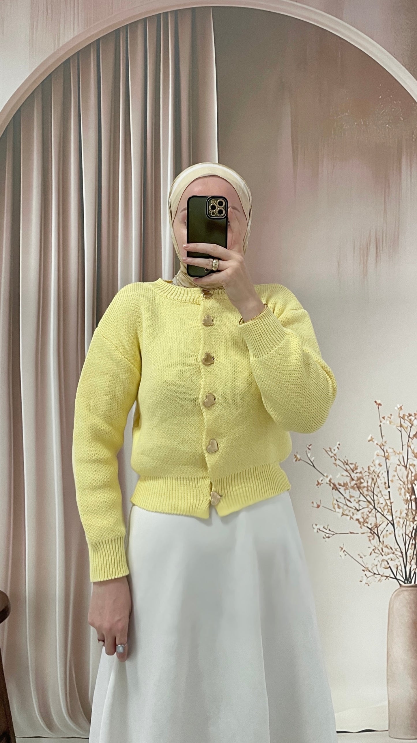 Kalp düğmeli hırka  Sarı