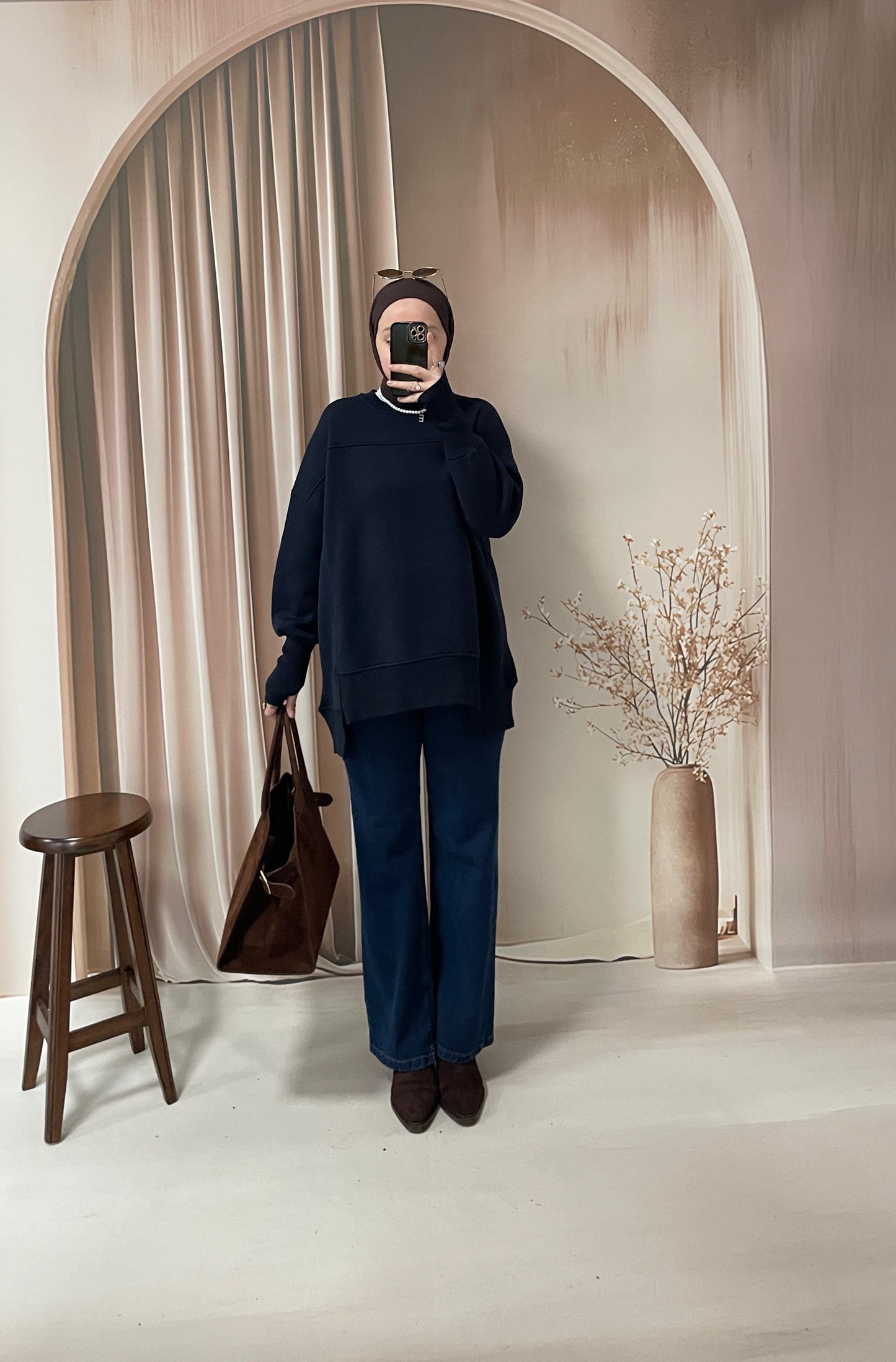 Parmak Geçirme Tasarım Sweatshirt Lacivert