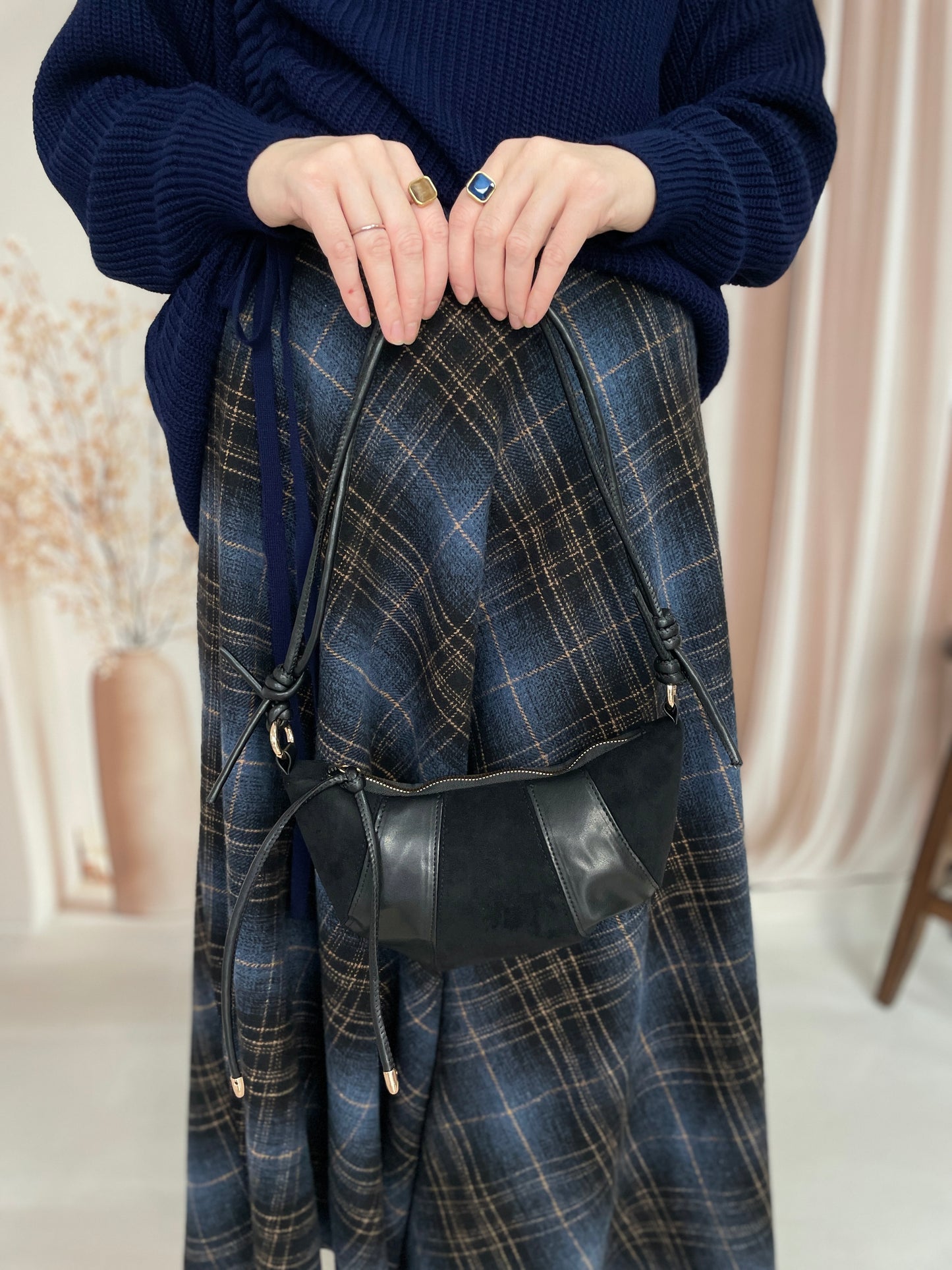 Kruvasan Yumuşak Derili Çanta Siyah