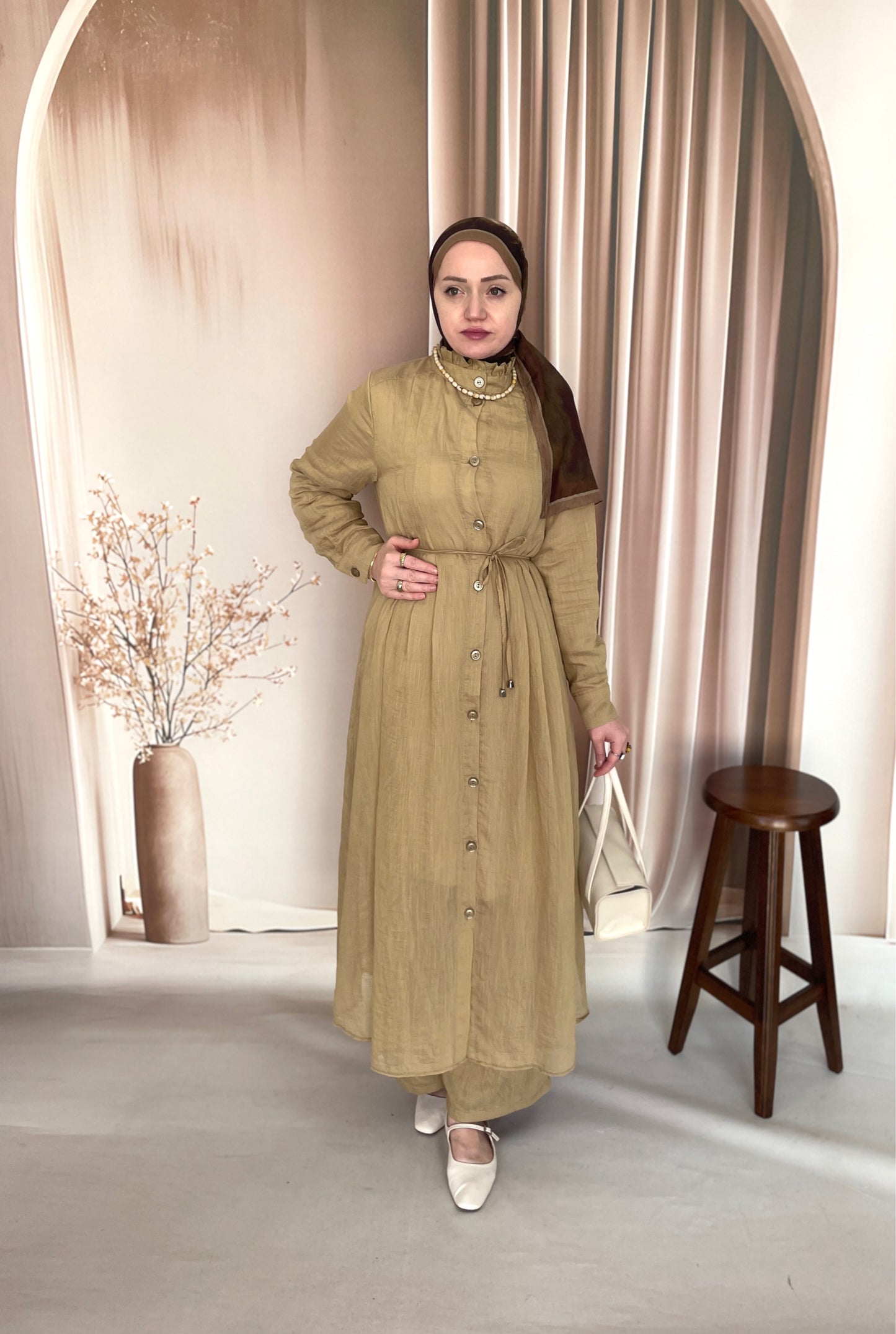 Yakası Fırfır Detaylı Takım Yağ Yeşili