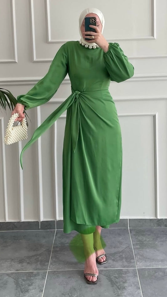 Şura bel bağlamalı saten elbise Yeşil