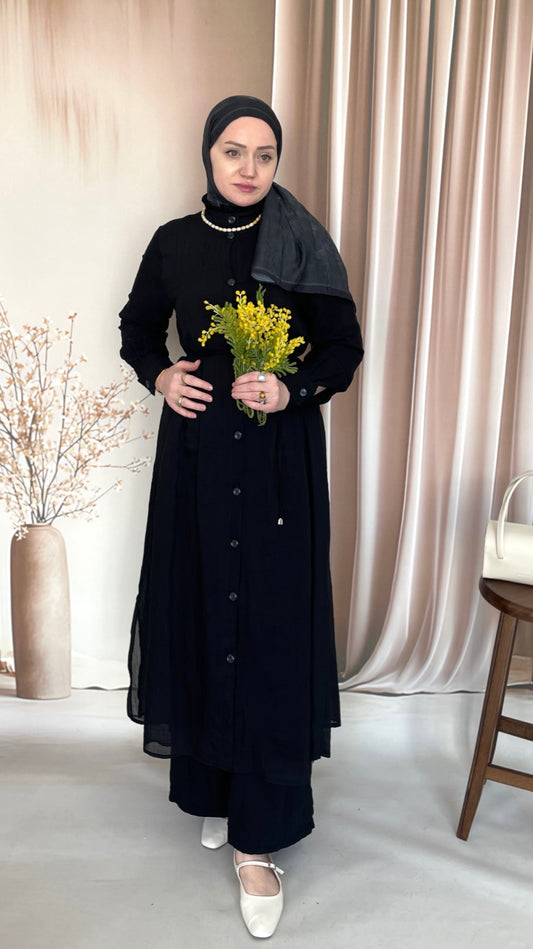 Yakası Fırfır Detaylı Takım Siyah