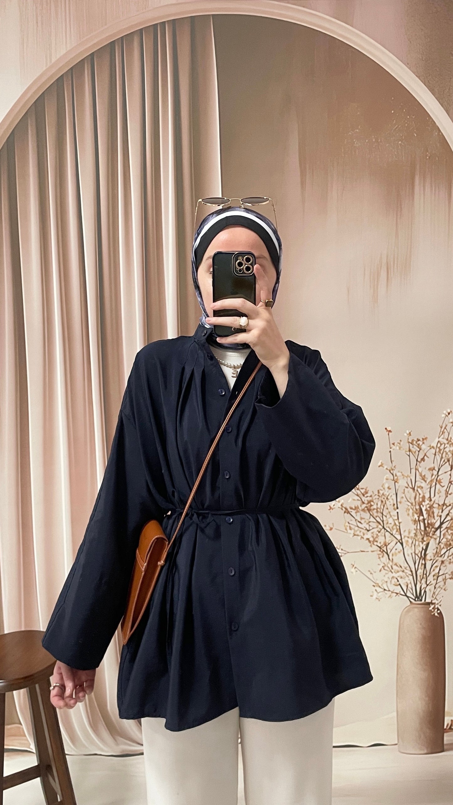 Önü Biyeli Manşet Kol gömlek Lacivert