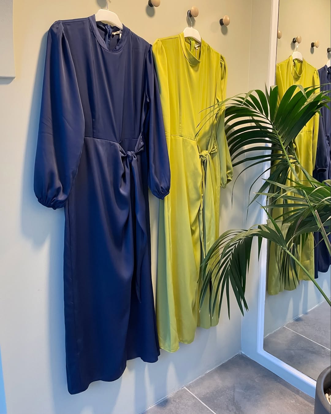 Şura bel bağlamalı saten elbise Yağ Yeşili