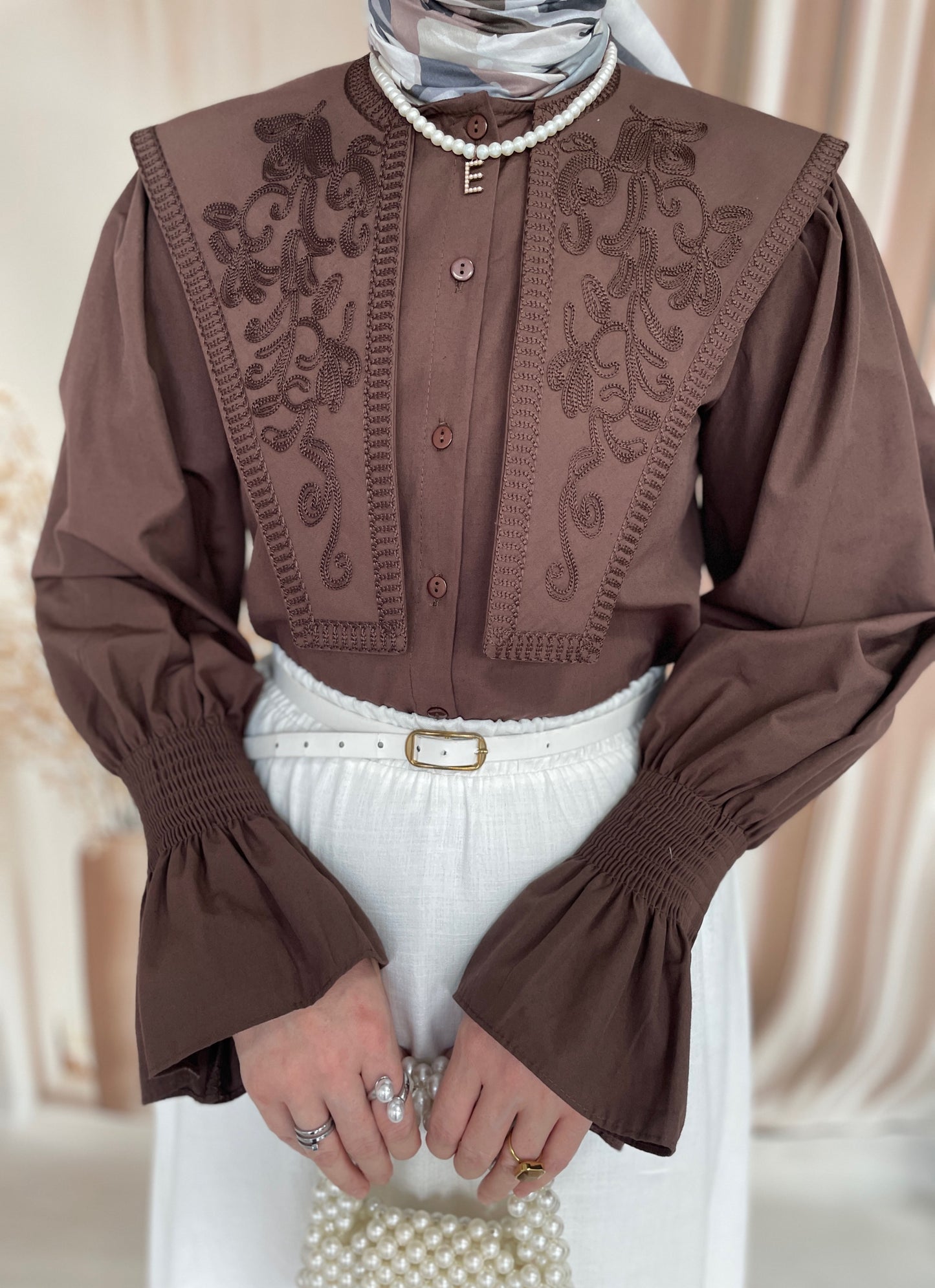 Geniş Yakalı Nakışlı Vintage Gömlek Kahverengi