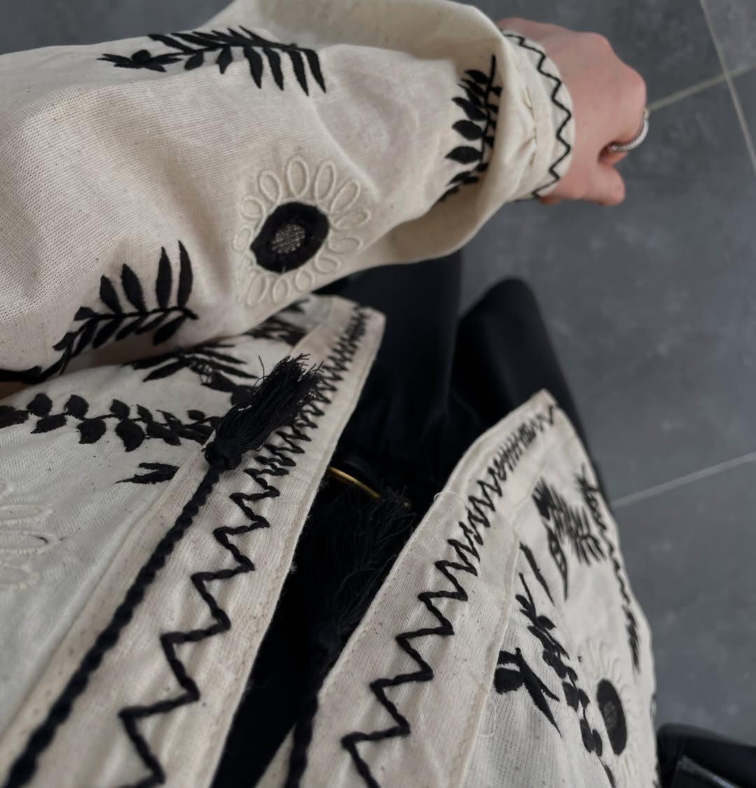 Keten Çiçek Nakışlı Ceket